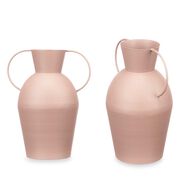 Jarra castanho claro em forma de leiteira em lat&atilde;o 27cm