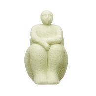 Est&aacute;tua figura de mulher sentada em cer&acirc;mica verde 30cm