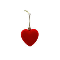 Conjunto de 8 pendurantes em forma de cora&ccedil;&atilde;o vermelho em veludo 7x2cm