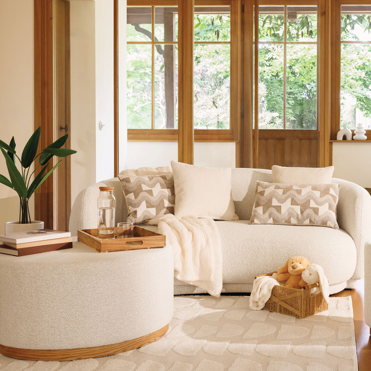 Pufe NESKY branco em boucl&eacute; D81x41,5cm