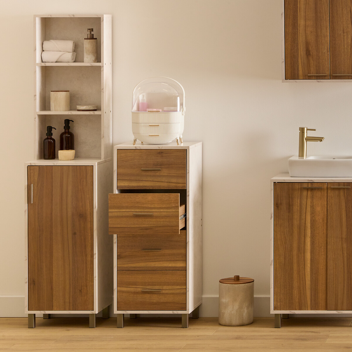 M&oacute;vel com 4 gavetas C&Ocirc;ME castanho