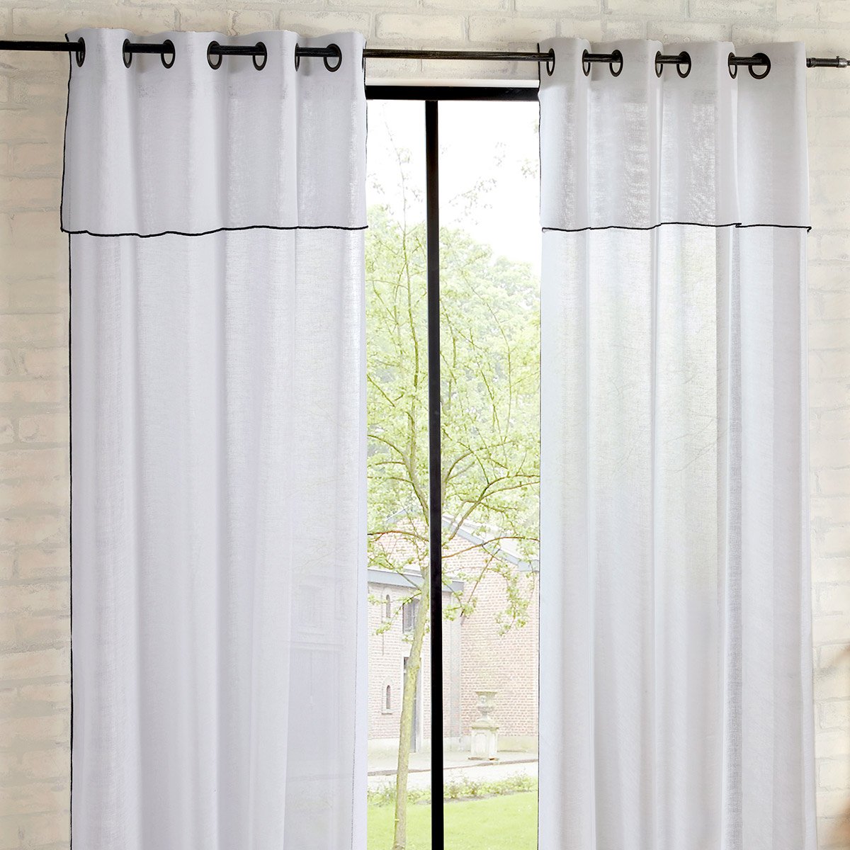 Cortina FRED branca risca preta 140x240cm