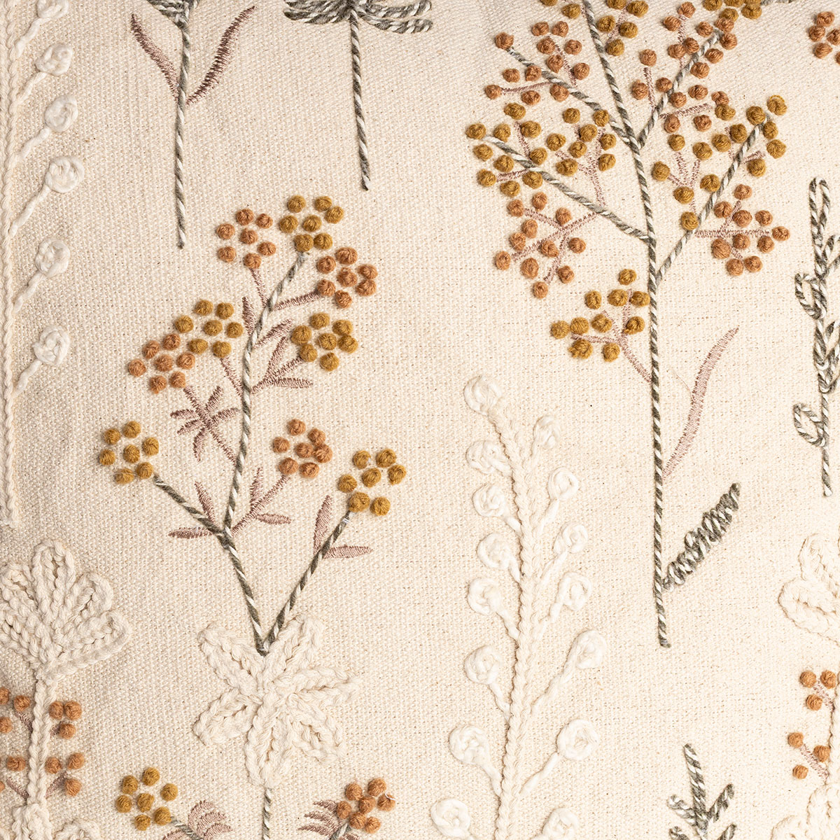 Almofada bordade BELLE com flores 45x45cm