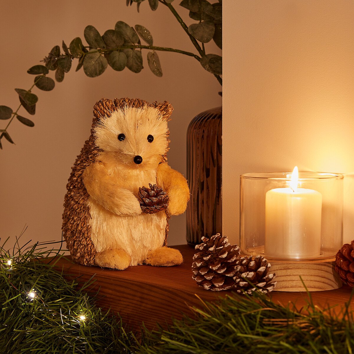 Figura de ouriço com pinha 24cm,  Figura de ouriço com pinha 24cm