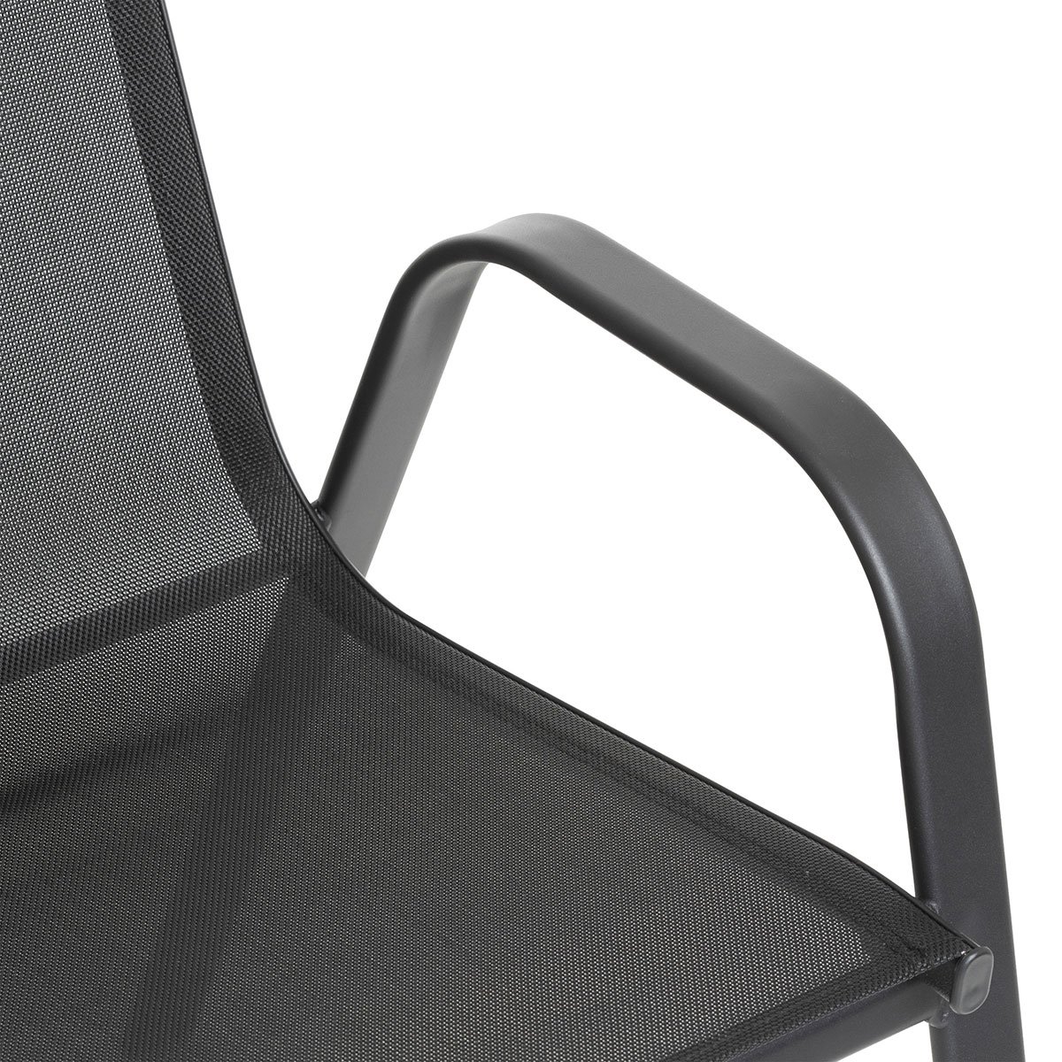 Cadeira cinza antracite em metal e textilene