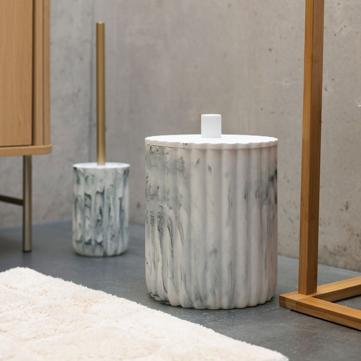 Escova wc MARBY branco em poliresina