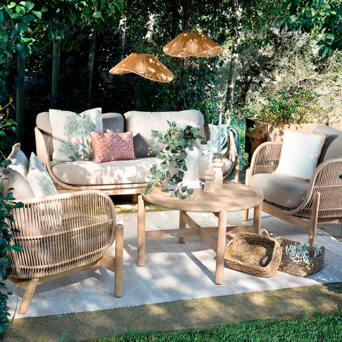 Sof&aacute; DEONA madeira ac&aacute;cia taupe 2 lugares