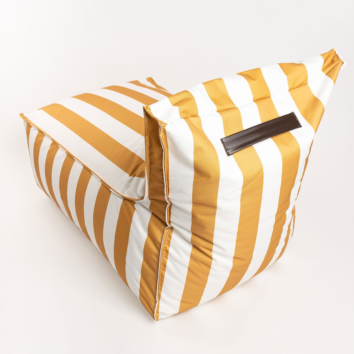 Pufe sof&aacute; imperme&aacute;vel riscas branco e amarelo