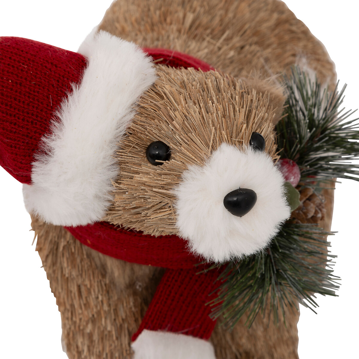 Figura de urso com gorro e cachecol vermelho