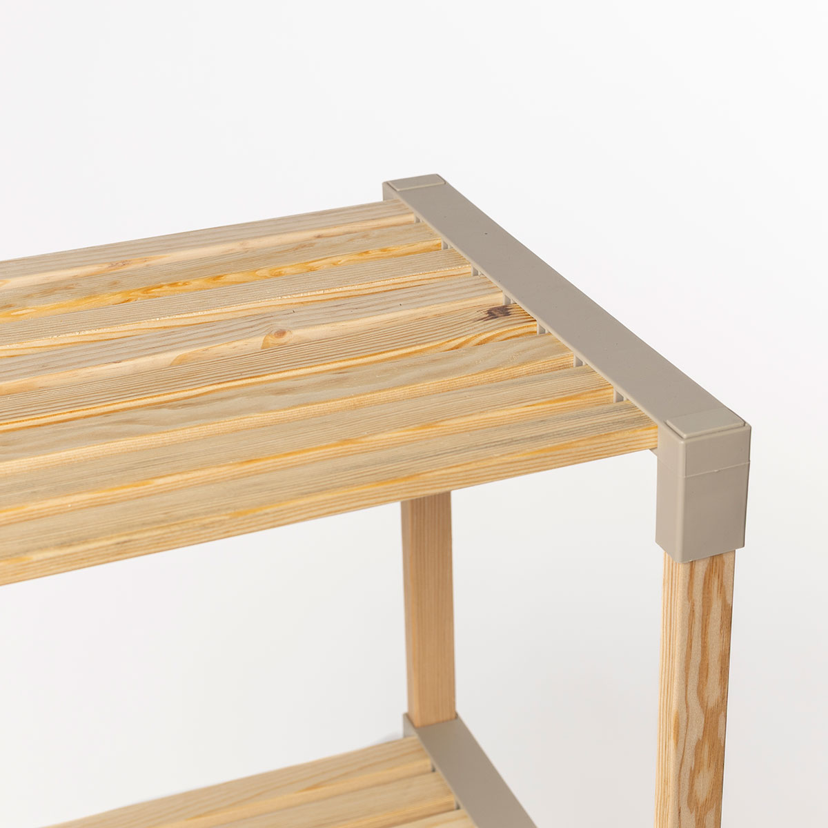 Estante multifuncional bege em madeira