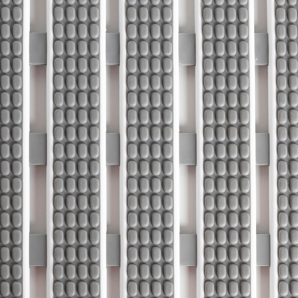 Tapete wc antiderrapante cinza e branco 38x70cm