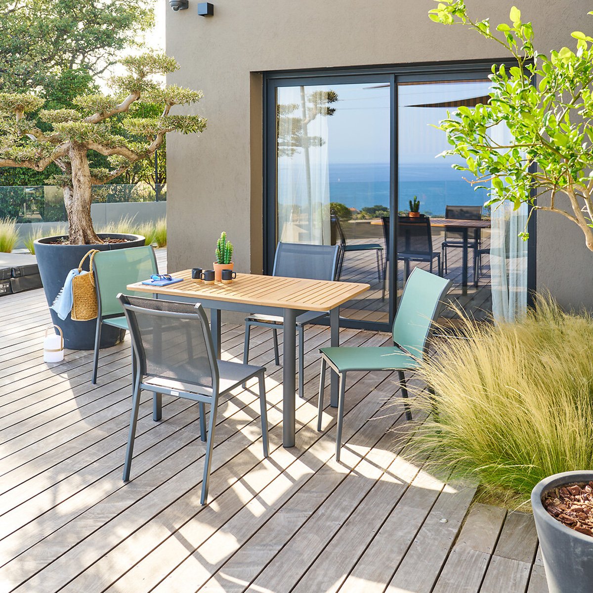 Mesa extens&iacute;vel FOLYA em alum&iacute;nio e madeira eucalipto