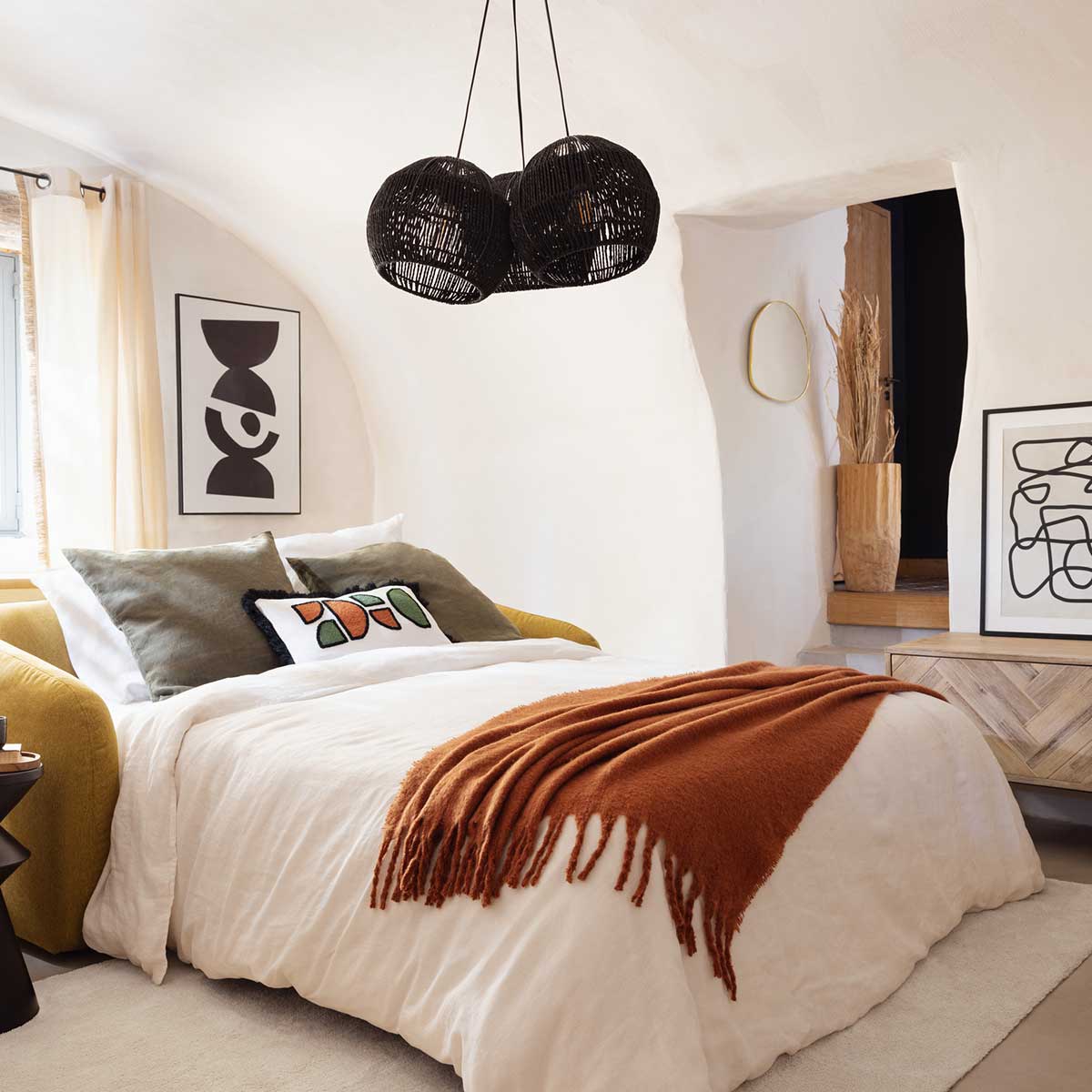 Candeeiro de teto com 3 globos pretos