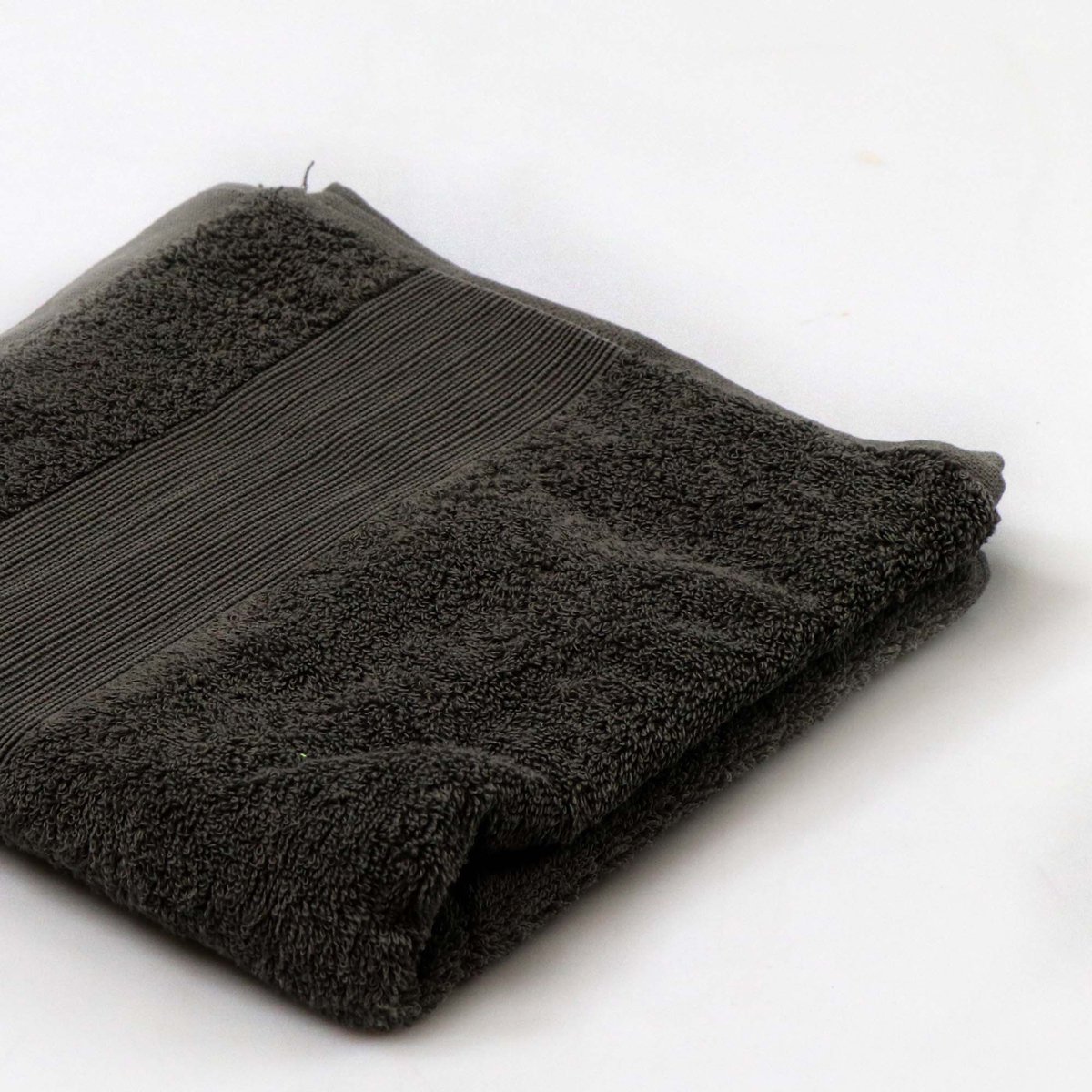 Toalha de m&atilde;os cinza escuro TIMELESS 50x100cm