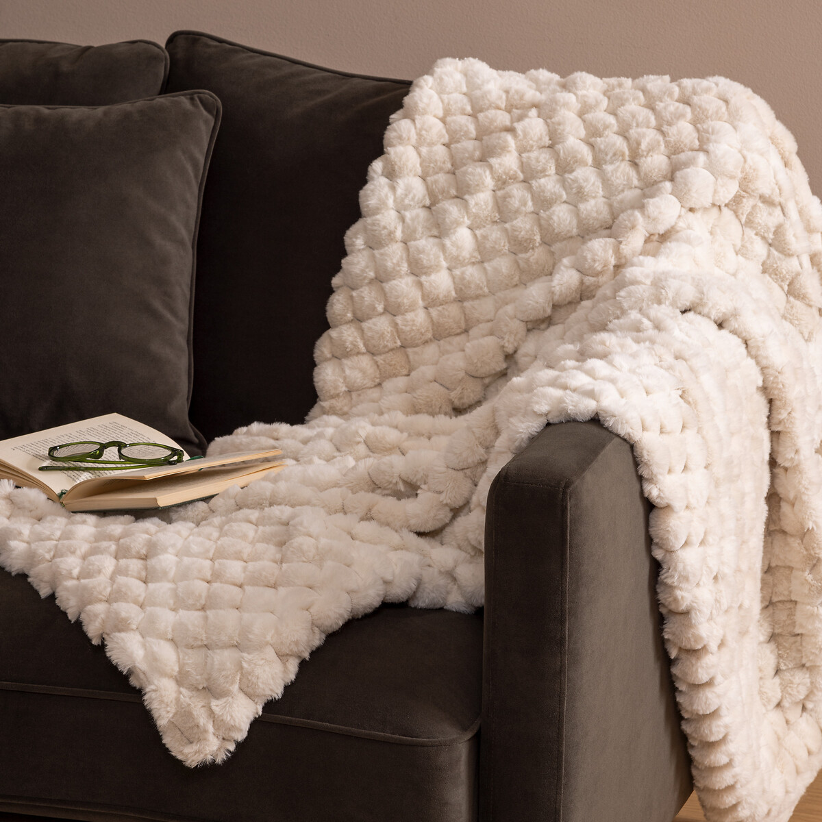 Manta ADRIEL bege pelo 120x160cm