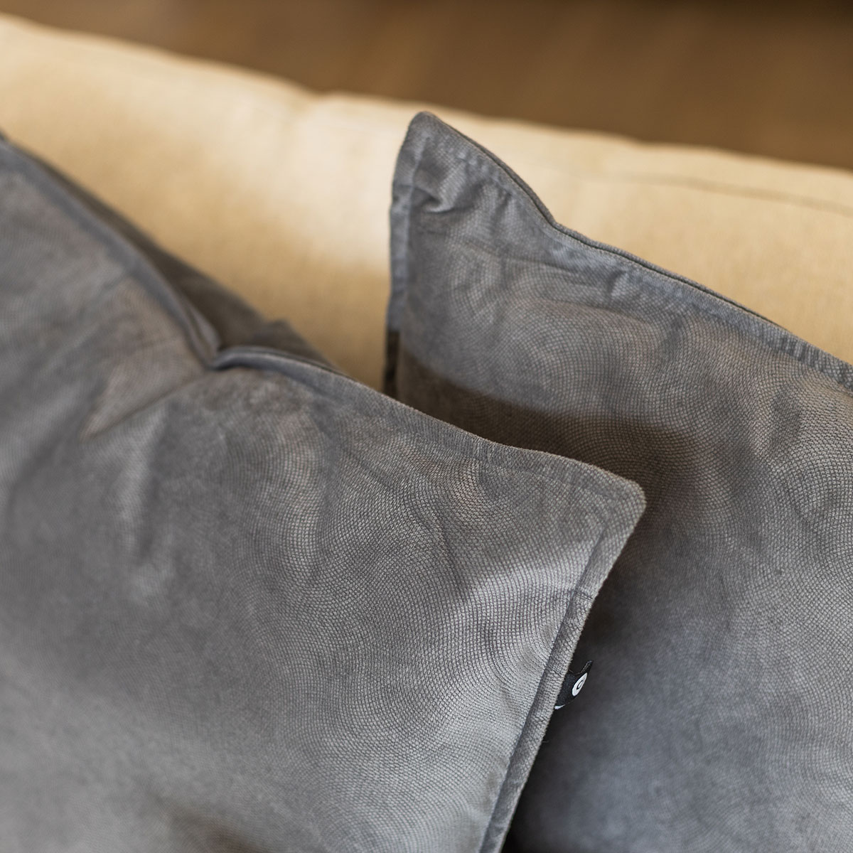 Almofada LILOU cinza escuro 55x55cm