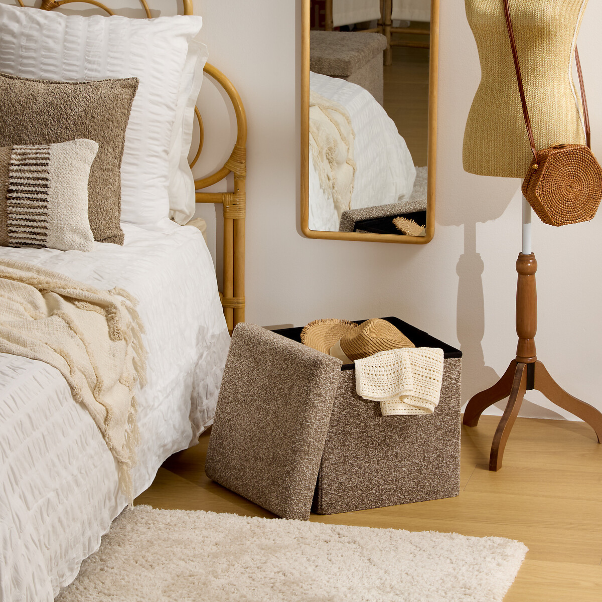 Pufe com arruma&ccedil;&atilde;o OXIA castanho 38x38cm