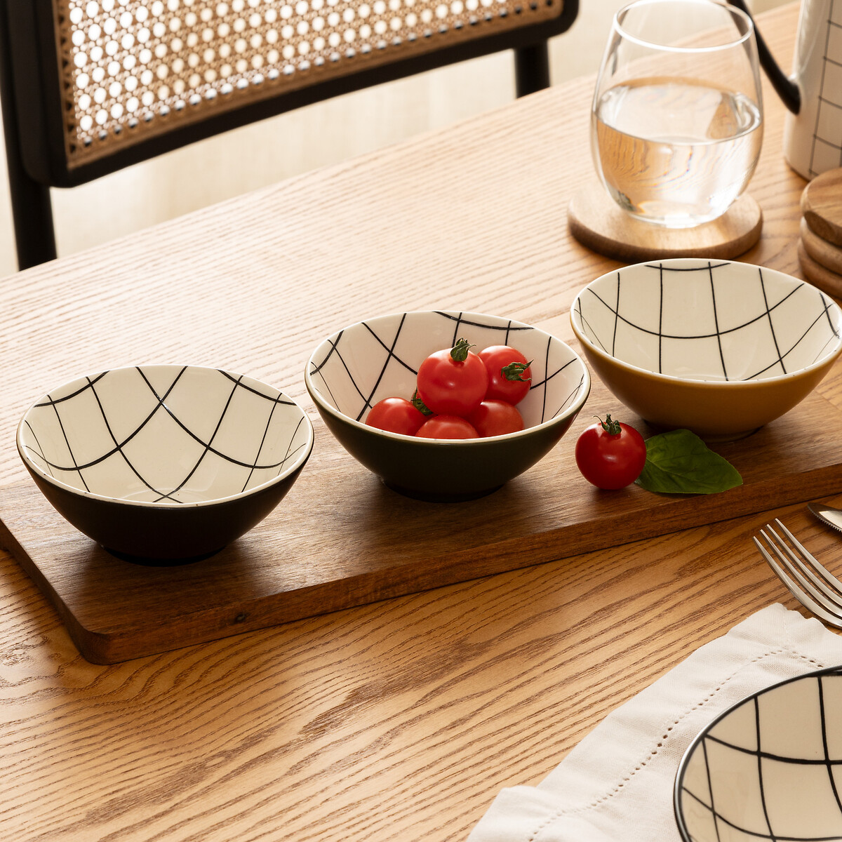 Conjunto de 3 ta&ccedil;as com t&aacute;bua CORNER