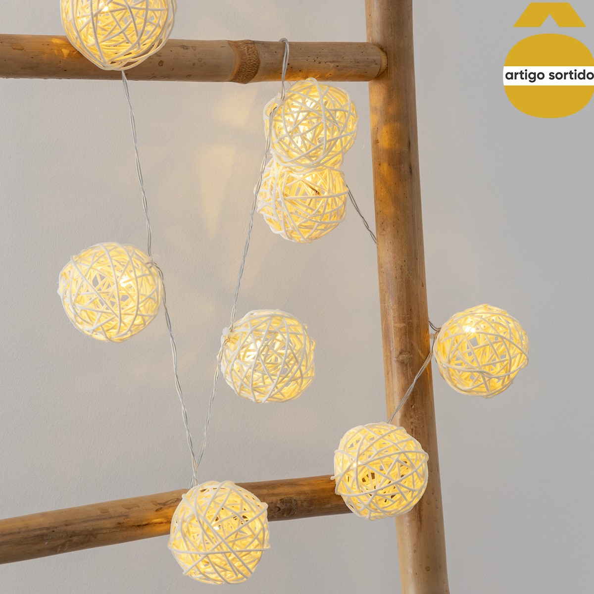 Conjunto de 10 bolas led em rattan