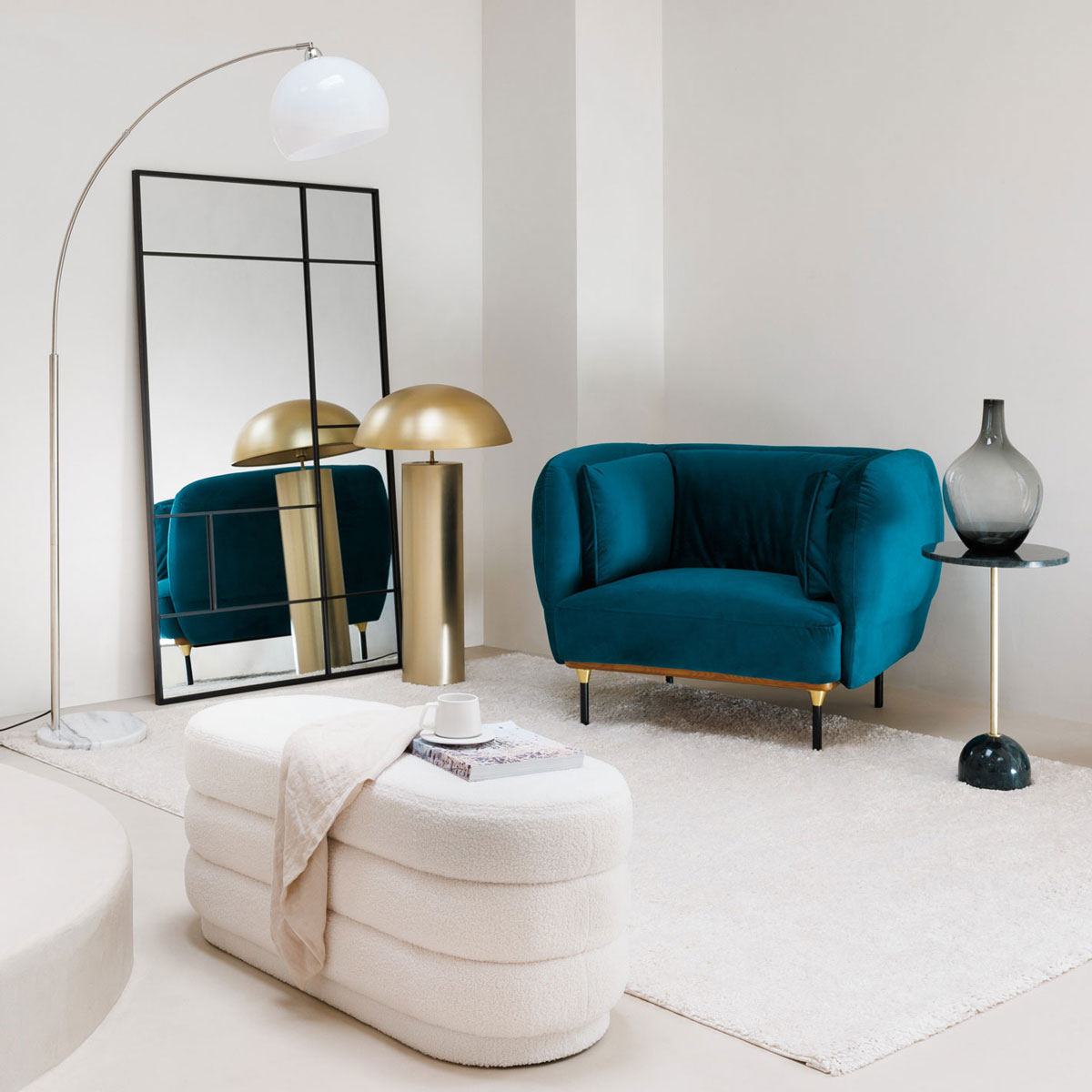 Candeeiro de p&eacute; ULYSSE dourado em metal 97cm