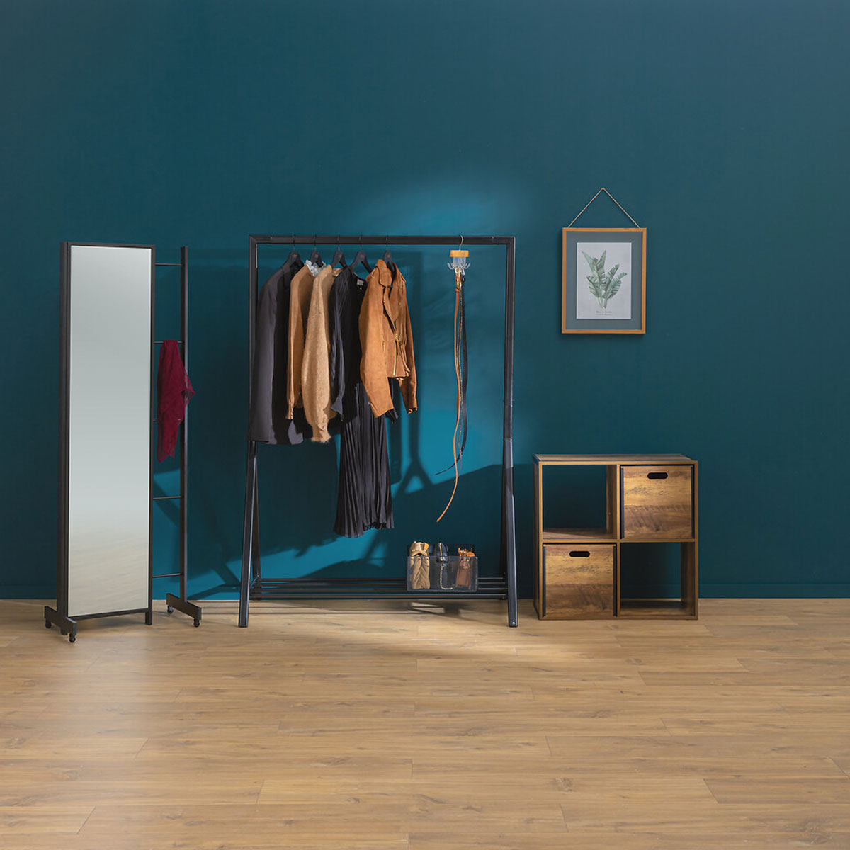 Cabide em madeira para cintos