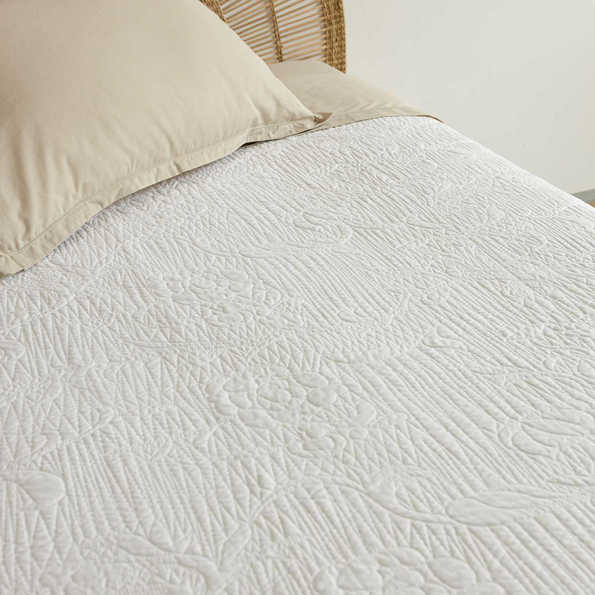 Edredão cru com renda 220x240cm