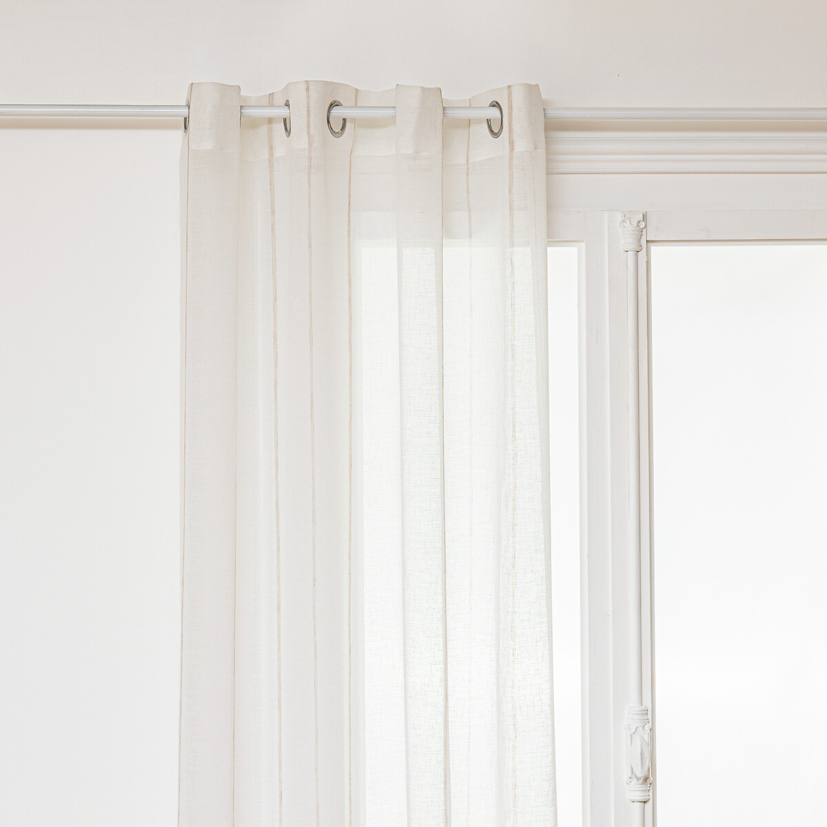 Cortina nata branca com riscas bege 140x240cm