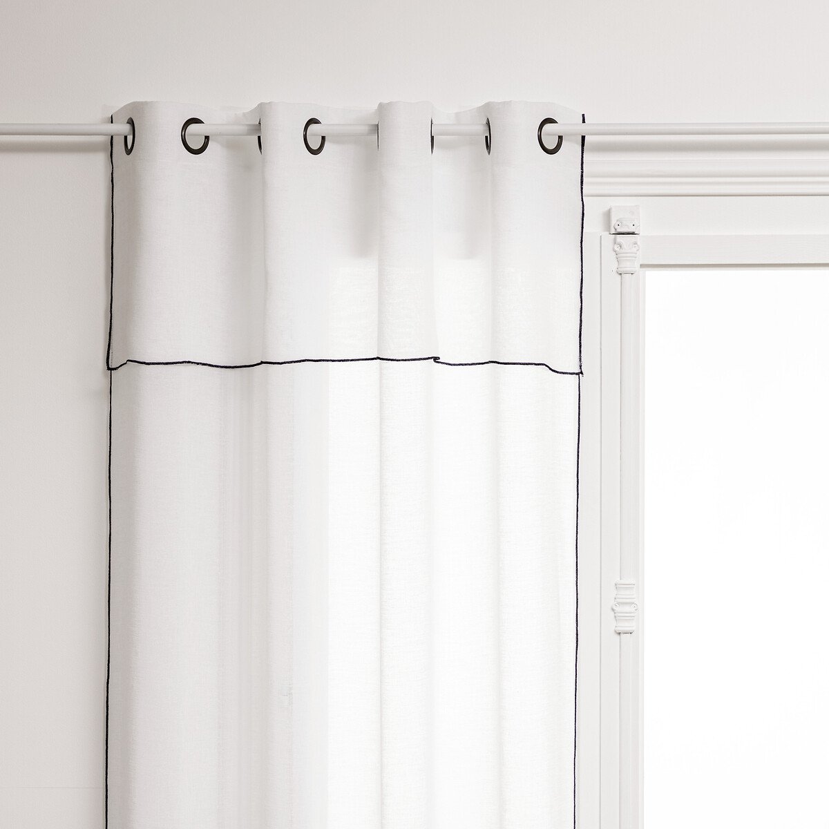 Cortina FRED branca risca preta 140x240cm