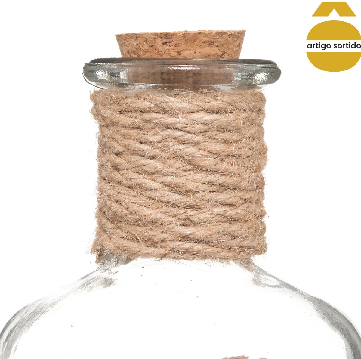 Jarra de vidro com flores secas