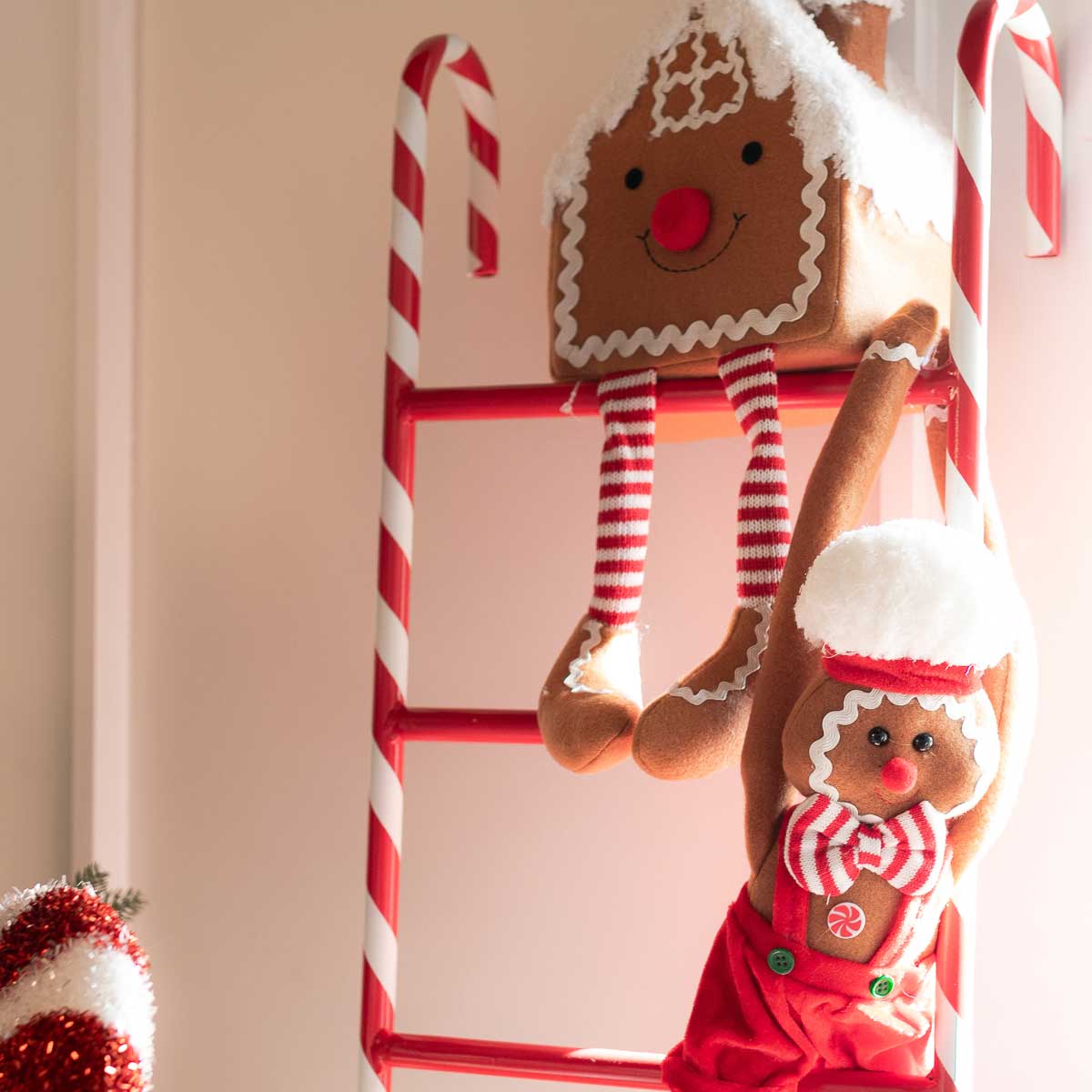 Figura casinha de gengibre com pernas 43cm
