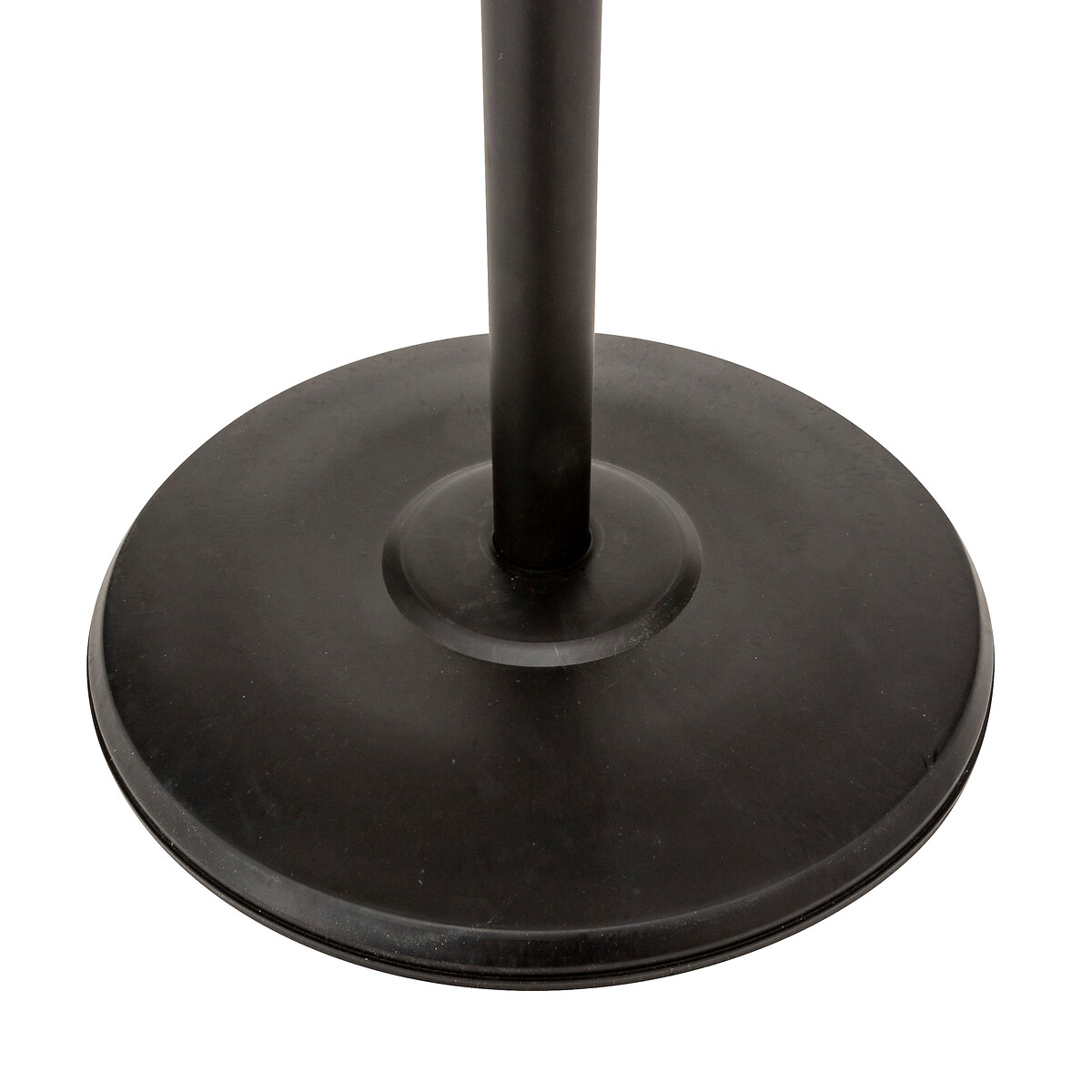 Cabide de p&eacute; preto em metal com 11 ganchos