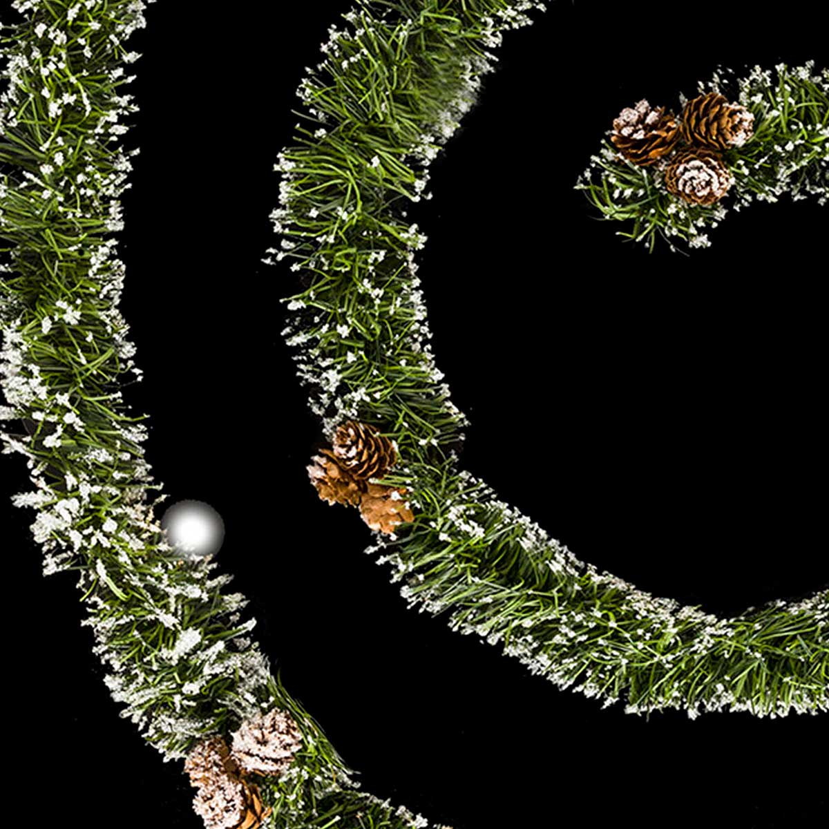 Grinalda verde com pinhas