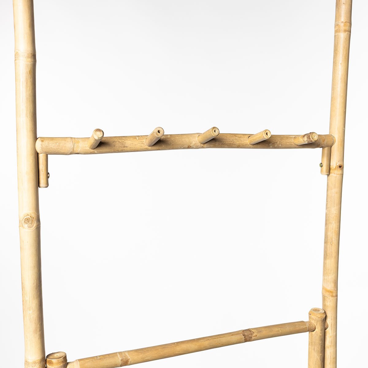 M&oacute;vel wc com 3 prateleiras em bambu