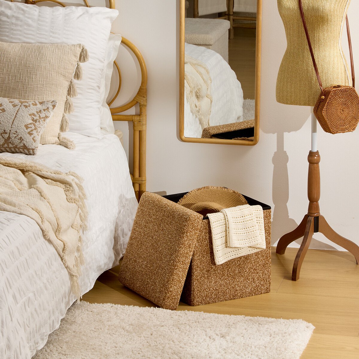 Pufe com arruma&ccedil;&atilde;o OXIA ocre 38x38cm