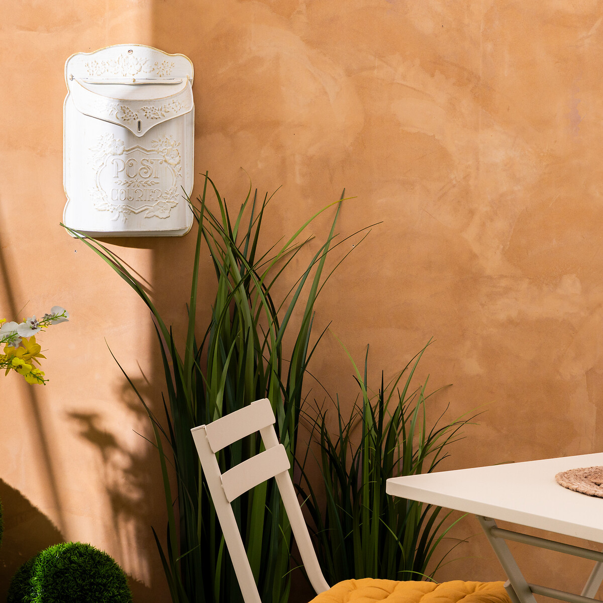 Caixa de correio TINO em ferro branco 28x9x40cm