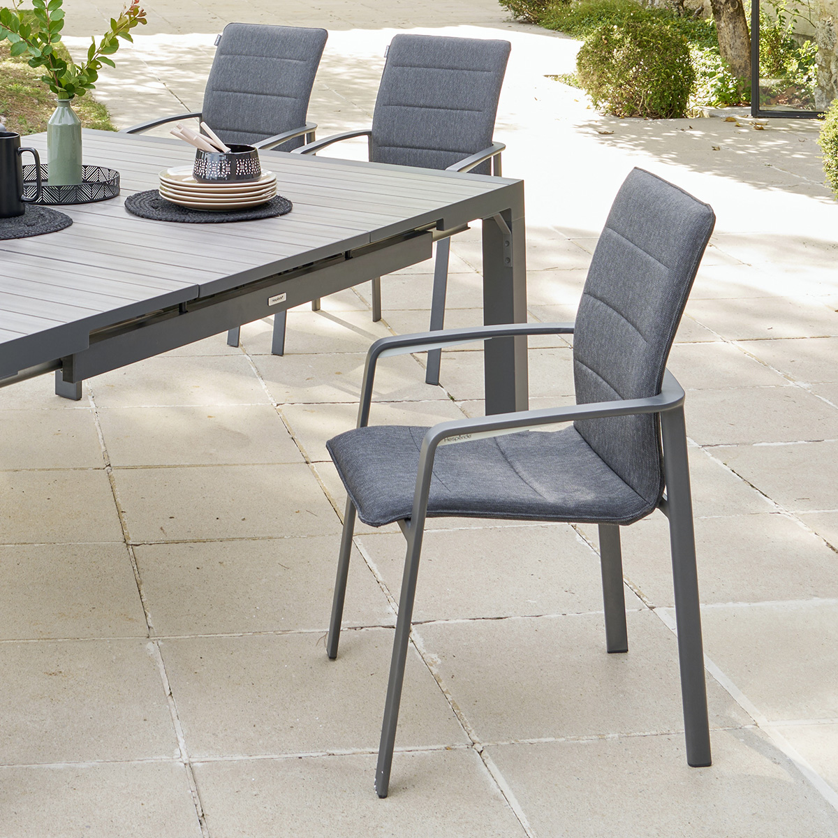 Cadeira com bra&ccedil;os DIESE cinza antracite e graphite