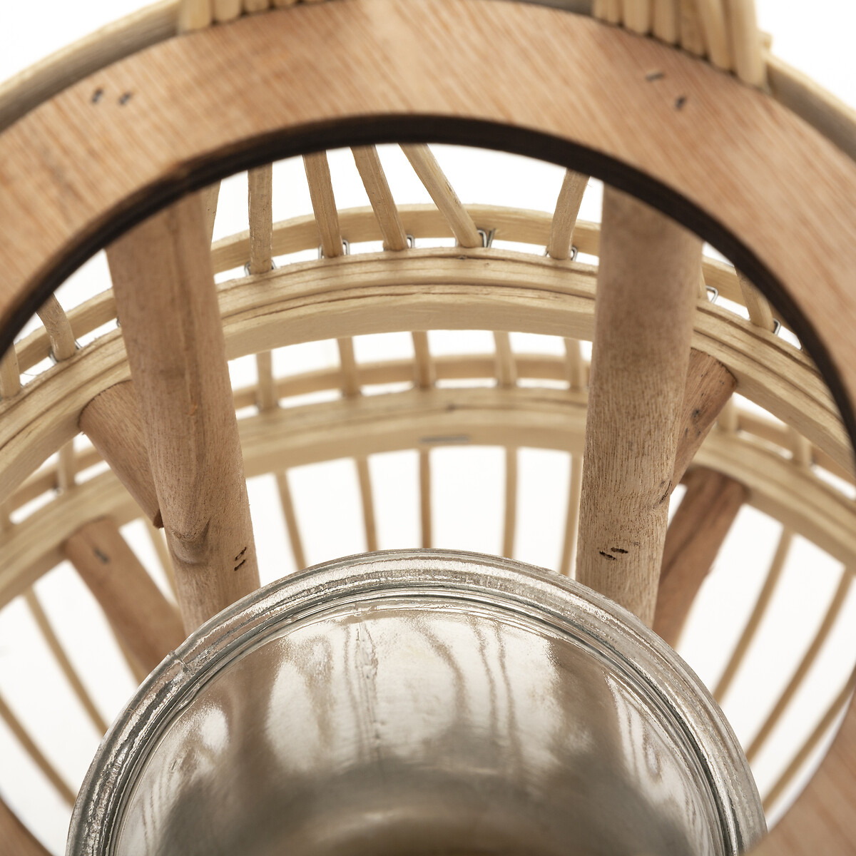 Lanterna decorativa bege em rattan