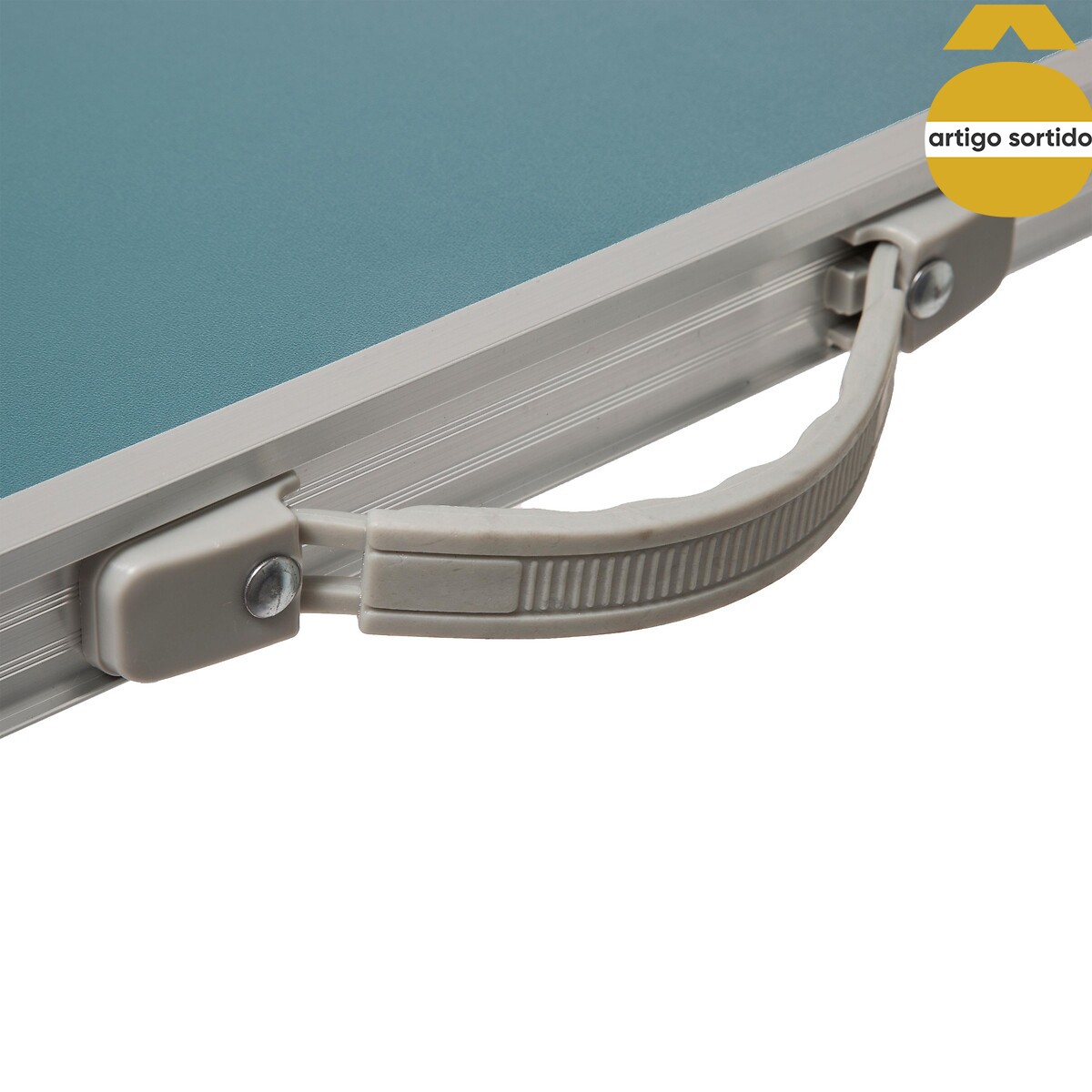 Mesa dobr&aacute;vel em a&ccedil;o