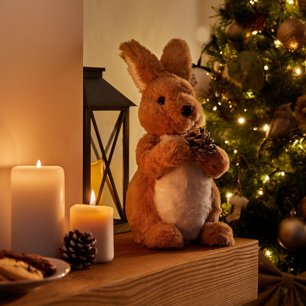 Figura de coelho com pinha 31cm