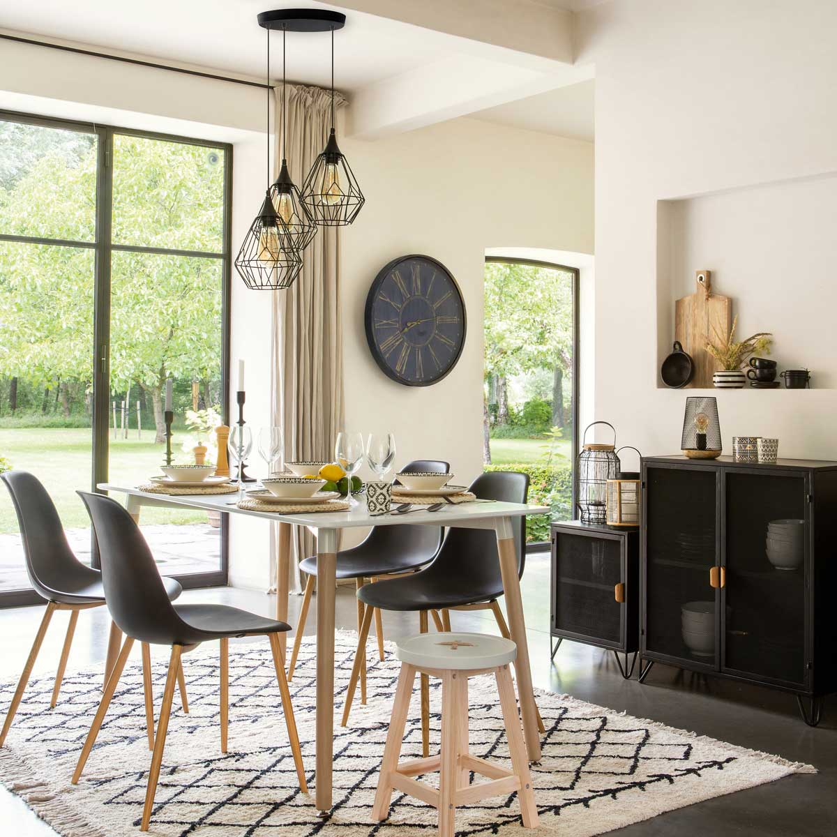 Mesa de cozinha ROKA com pés em madeira