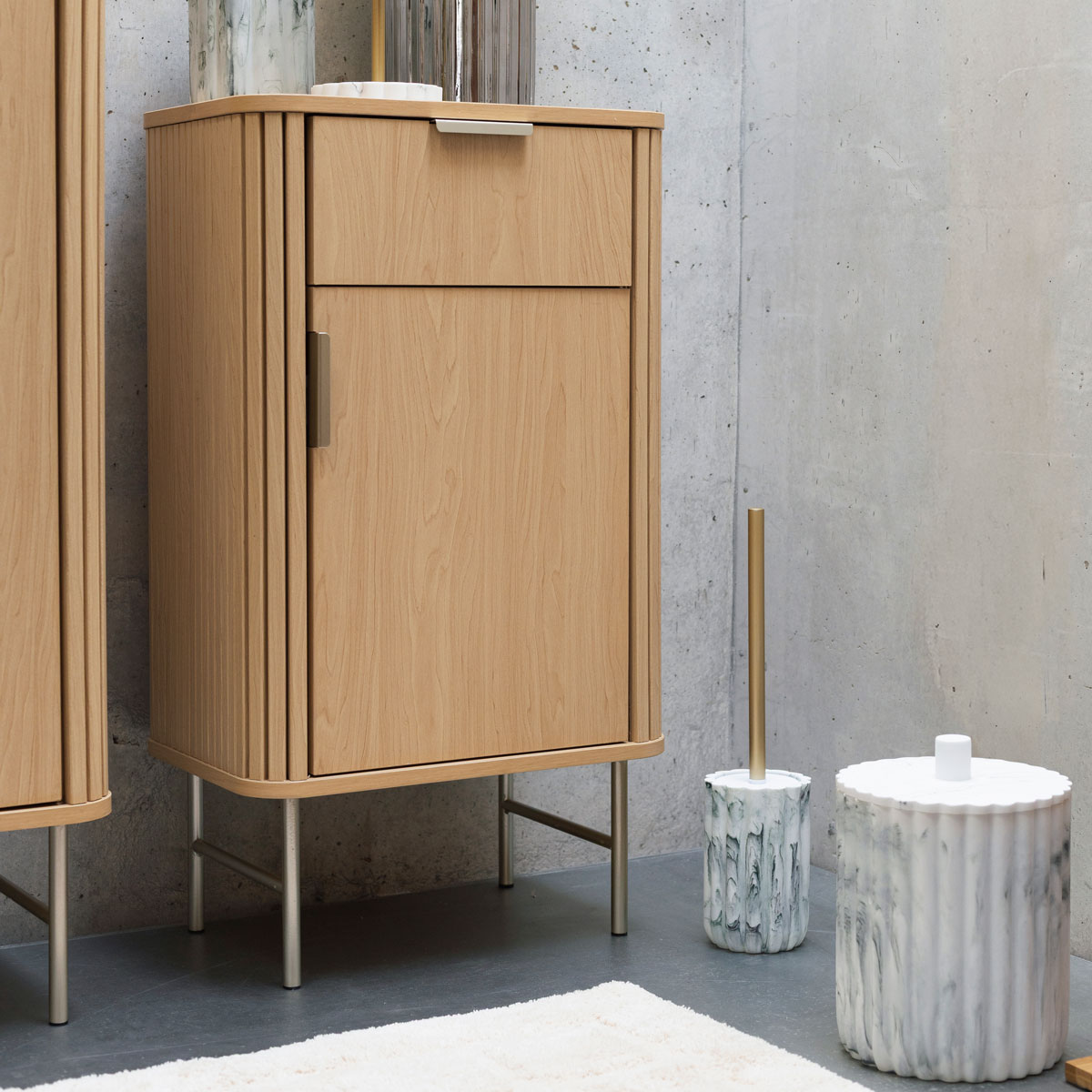 Armário com 1 porta e gaveta LIORA castanho