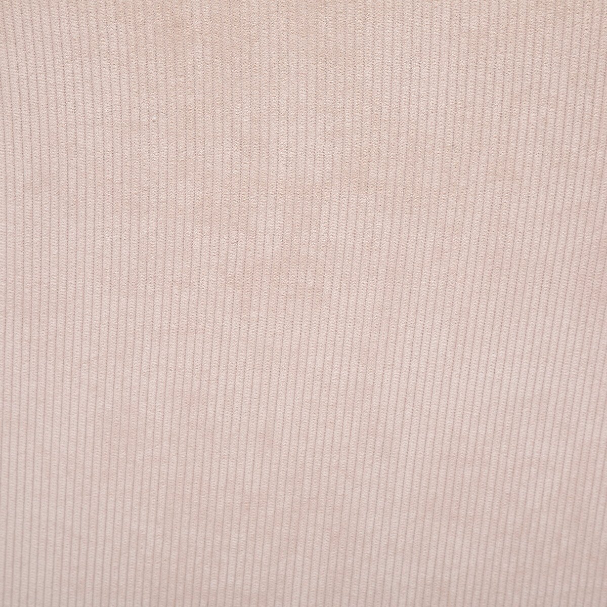 Cadeira em tecido bege celeste