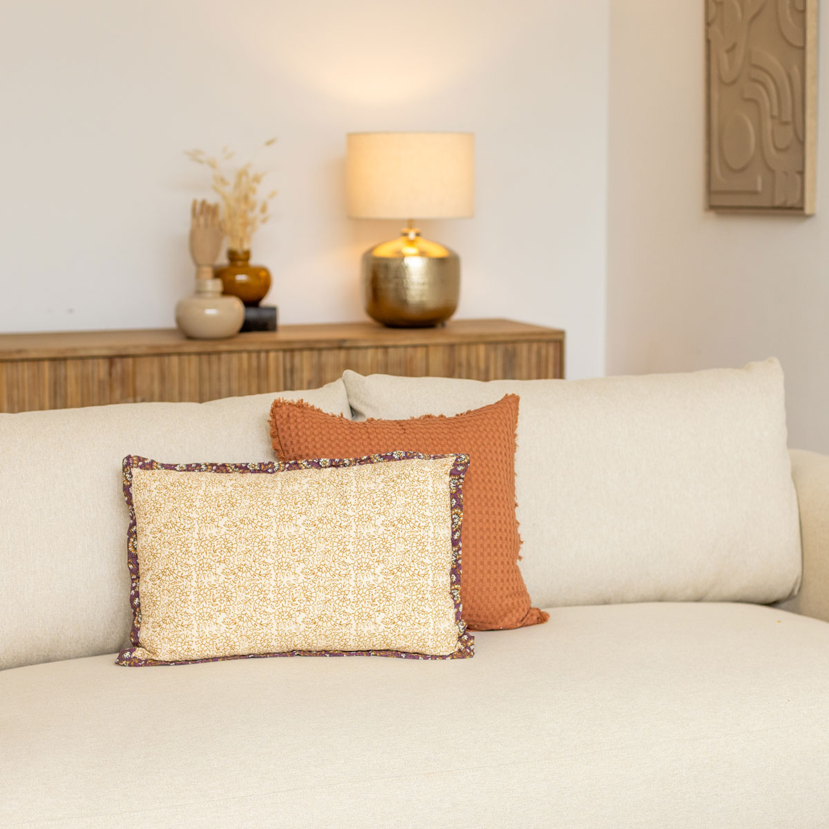 Almofada INDIE bege com flores 38x58cm