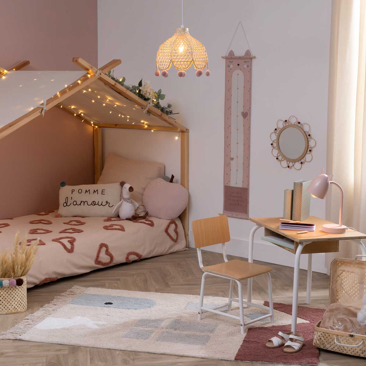 Candeeiro de teto POMME bege em bambu com pompons