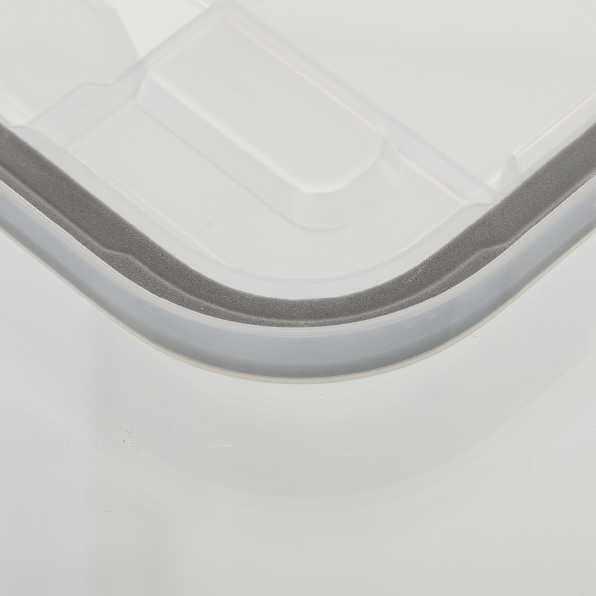 Caixa de arruma&ccedil;&atilde;o com tampa em pl&aacute;stico 18l