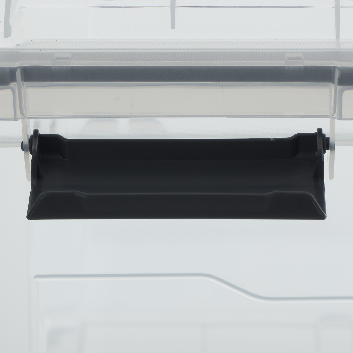 Caixa de arruma&ccedil;&atilde;o com tampa em pl&aacute;stico 18l