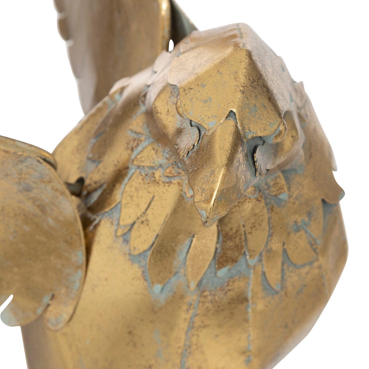 Est&aacute;tua &aacute;guia dourada KADI