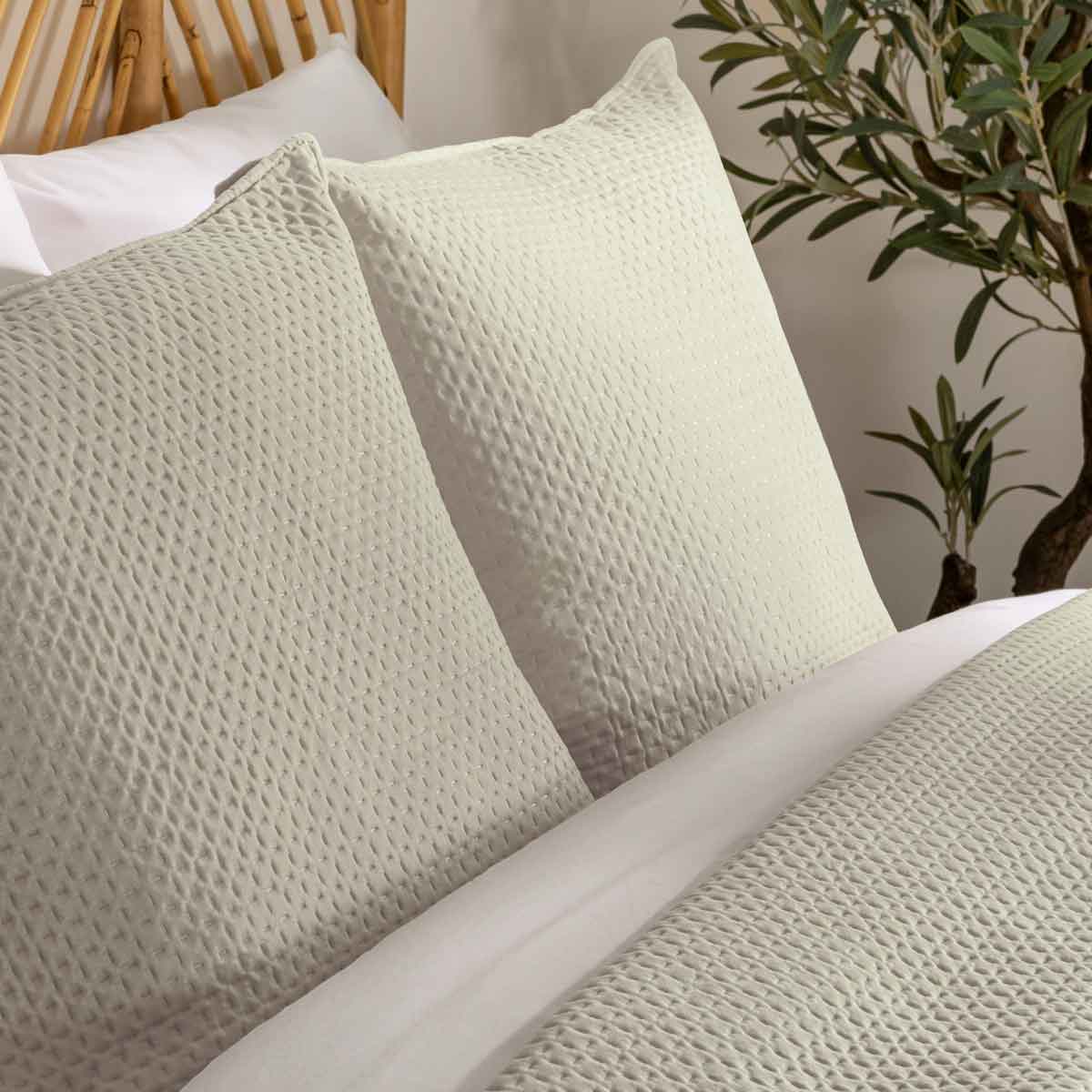 Colcha e 2 capas de almofada DOLCE bege 240x260cm,  Colcha e 2 capas de almofada DOLCE bege 240x260cm