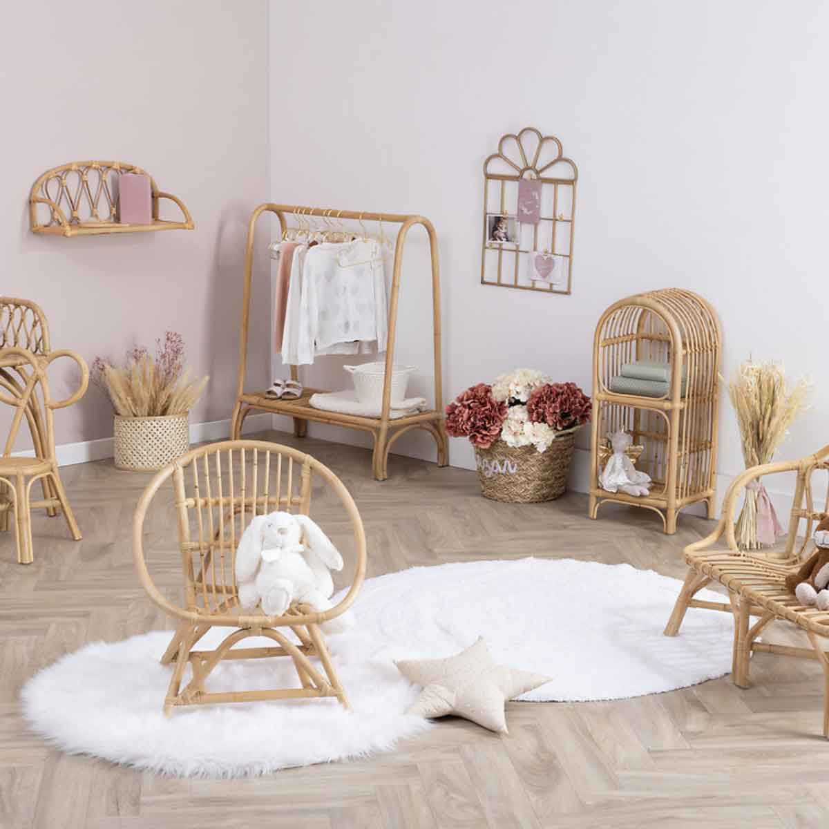 Moldura infantil em rattan