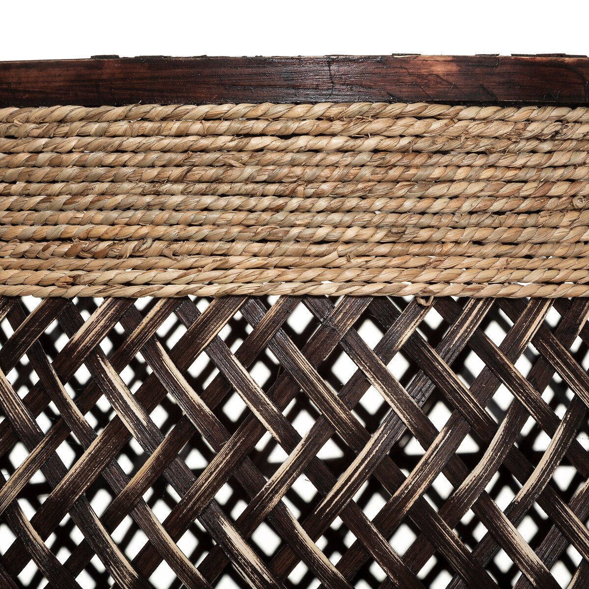 Cesto castanho de corda 24x30cm